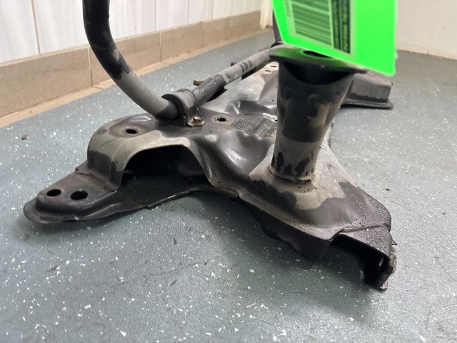 bontott TOYOTA YARIS Első Bölcső