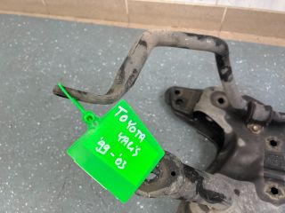 bontott TOYOTA YARIS Első Bölcső