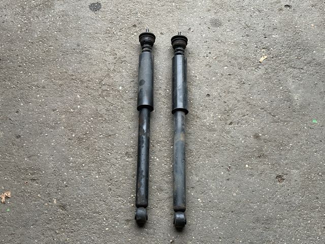 bontott TOYOTA YARIS Első Lengéscsillapító Pár