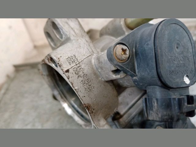 bontott TOYOTA YARIS Fojtószelep (Elektromos)