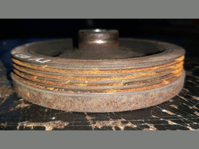 bontott TOYOTA YARIS Főtengely Szíjtárcsa