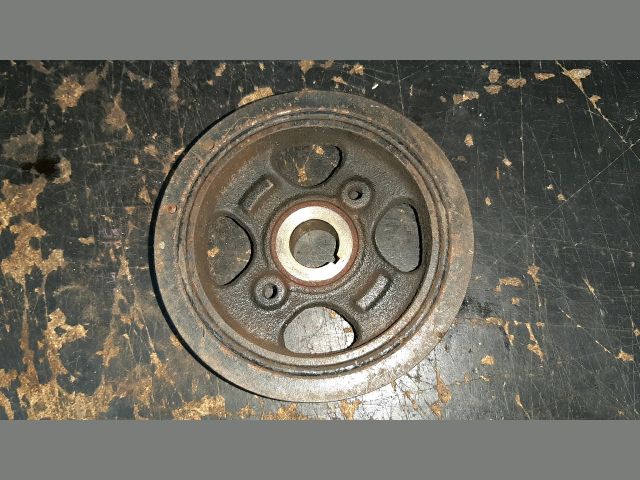 bontott TOYOTA YARIS Főtengely Szíjtárcsa