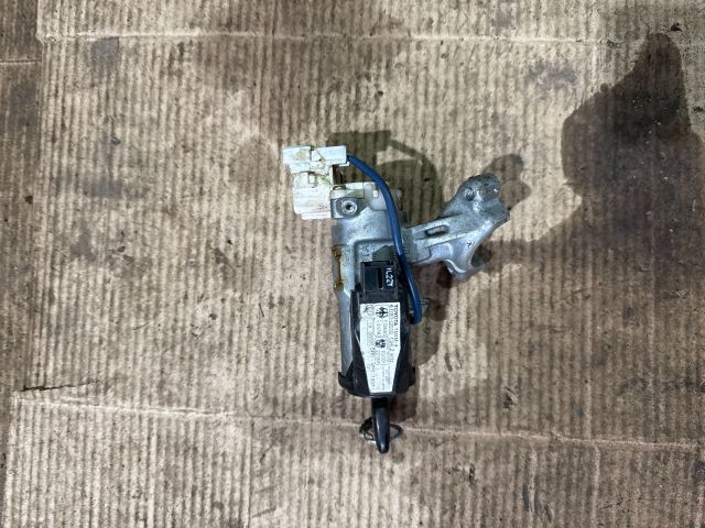 bontott TOYOTA YARIS Gyújtáskapcsoló Házzal