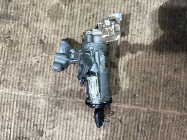 bontott TOYOTA YARIS Gyújtáskapcsoló Házzal