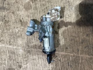 bontott TOYOTA YARIS Gyújtáskapcsoló Házzal