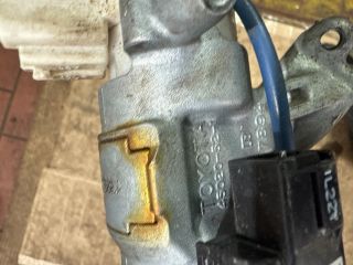 bontott TOYOTA YARIS Gyújtáskapcsoló Házzal