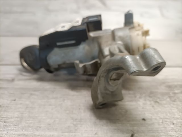 bontott TOYOTA YARIS Gyújtáskapcsoló