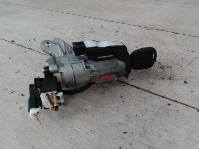 bontott TOYOTA YARIS Gyújtáskapcsoló