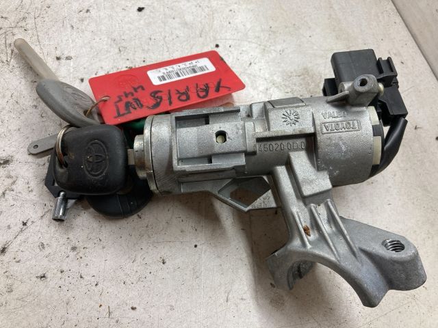 bontott TOYOTA YARIS Gyújtáskapcsoló