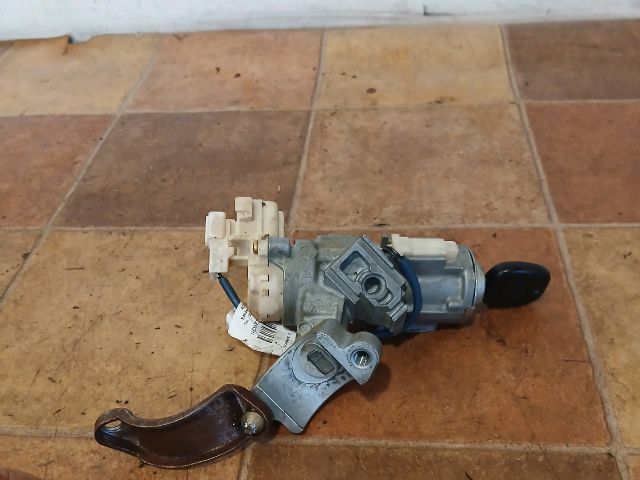 bontott TOYOTA YARIS Gyújtáskapcsoló