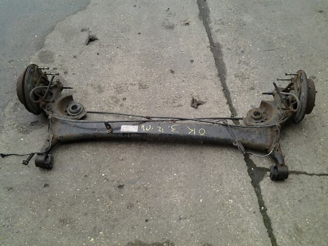 bontott TOYOTA YARIS Hátsó Futómű (Részeivel)