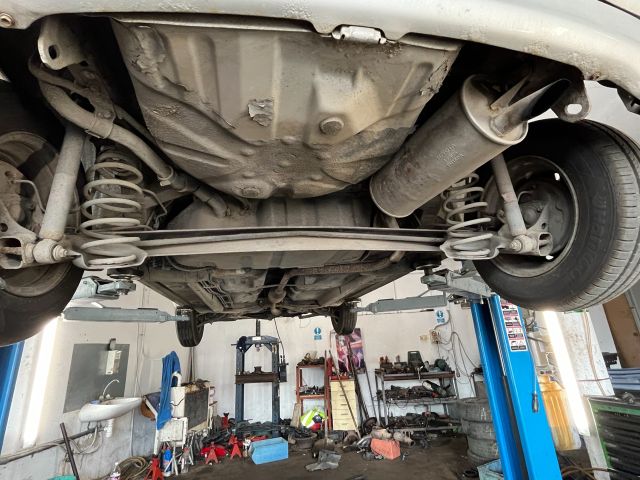 bontott TOYOTA YARIS Hátsó Híd (Dobfékes)