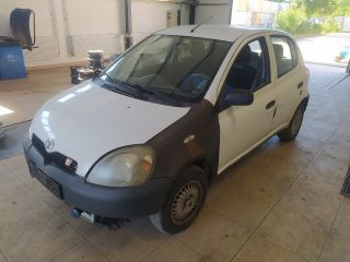 bontott TOYOTA YARIS Homlokfal (Üres lemez)