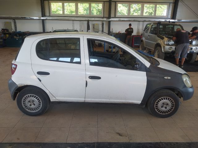 bontott TOYOTA YARIS Homlokfal (Üres lemez)