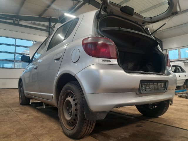 bontott TOYOTA YARIS Homlokfal (Üres lemez)