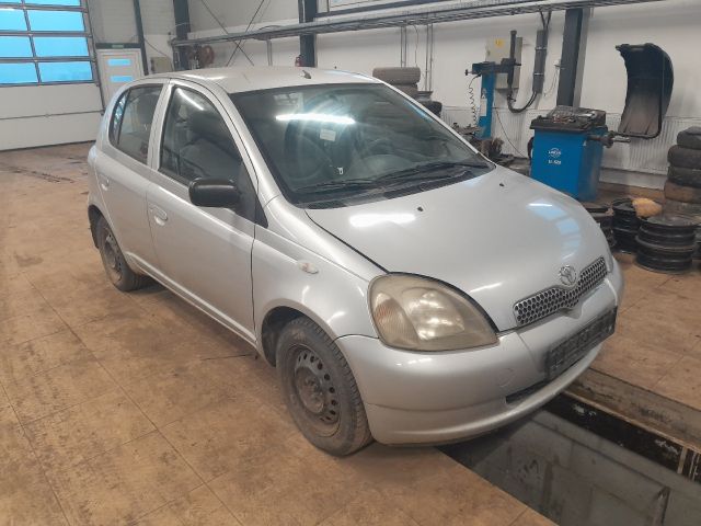 bontott TOYOTA YARIS Homlokfal (Üres lemez)