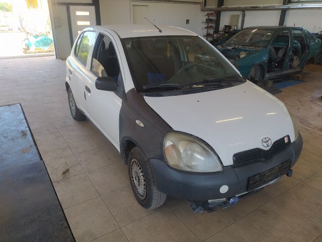 bontott TOYOTA YARIS Homlokfal (Üres lemez)