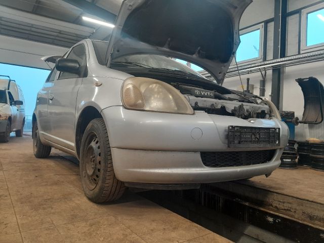 bontott TOYOTA YARIS Homlokfal (Üres lemez)