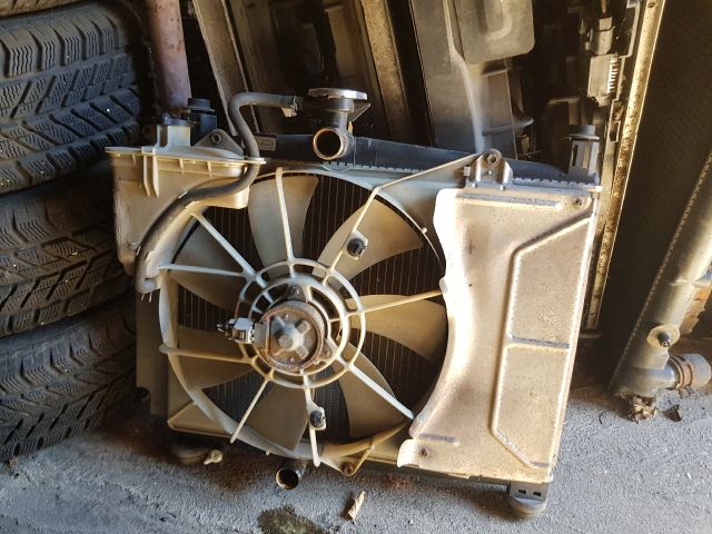 bontott TOYOTA YARIS Hűtőventilátor Keret