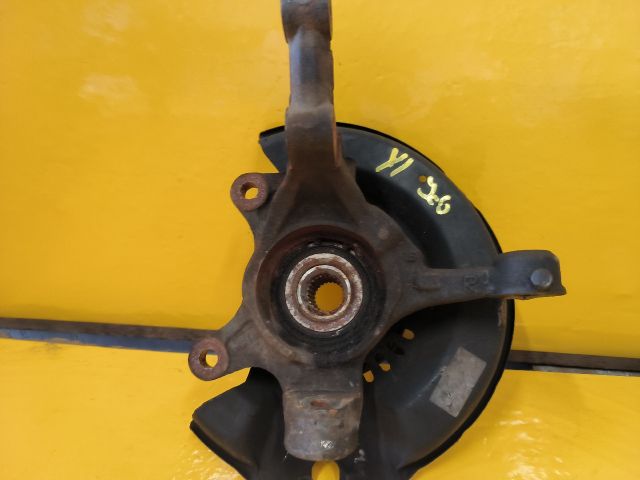 bontott TOYOTA YARIS Jobb első Csonkállvány Kerékaggyal