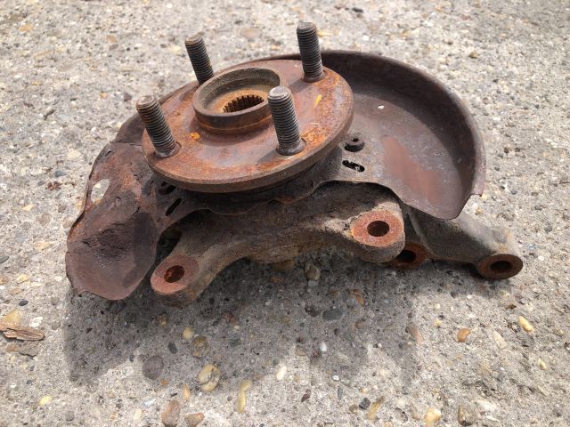 bontott TOYOTA YARIS Jobb első Csonkállvány Kerékaggyal