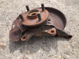 bontott TOYOTA YARIS Jobb első Csonkállvány Kerékaggyal