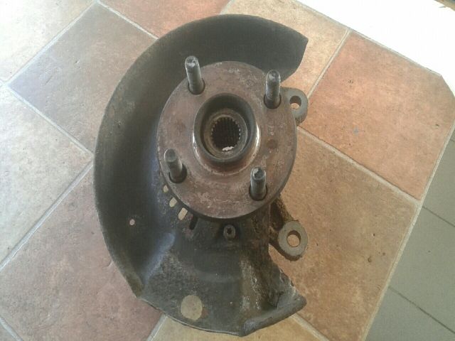 bontott TOYOTA YARIS Jobb első Csonkállvány Kerékaggyal