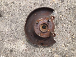 bontott TOYOTA YARIS Jobb első Csonkállvány Kerékaggyal