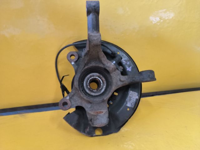 bontott TOYOTA YARIS Jobb első Csonkállvány Kerékaggyal