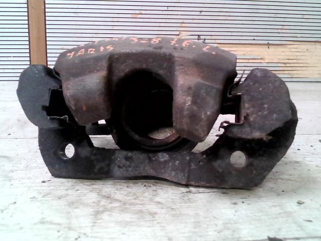 bontott TOYOTA YARIS Jobb első Féknyereg Munkahengerrel