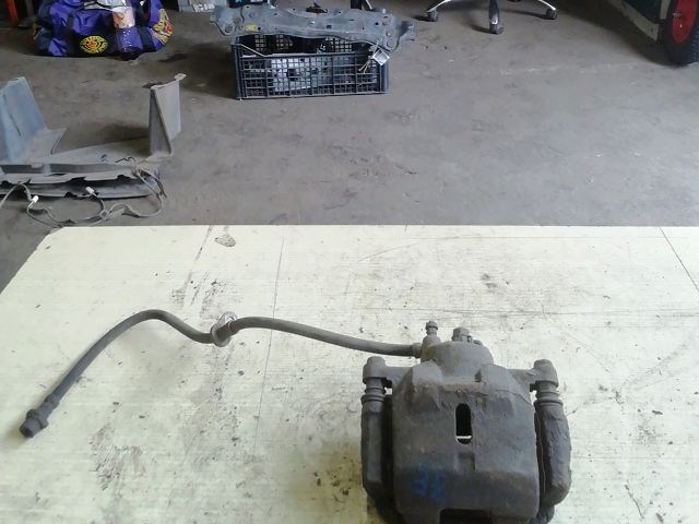 bontott TOYOTA YARIS Jobb első Féknyereg Munkahengerrel