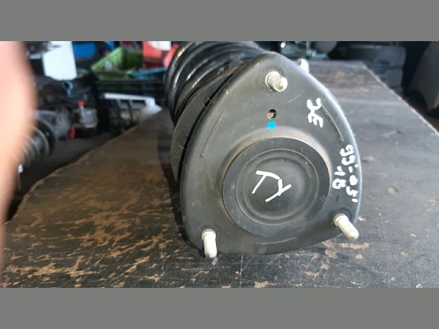 bontott TOYOTA YARIS Jobb első Gólyaláb (Lengécsillapító, Rugó)