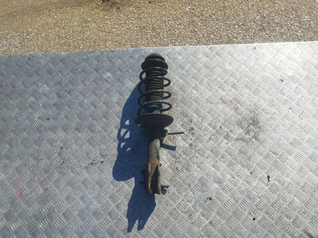 bontott TOYOTA YARIS Jobb első Gólyaláb (Lengécsillapító, Rugó)