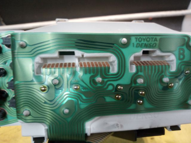 bontott TOYOTA YARIS Kilométeróra