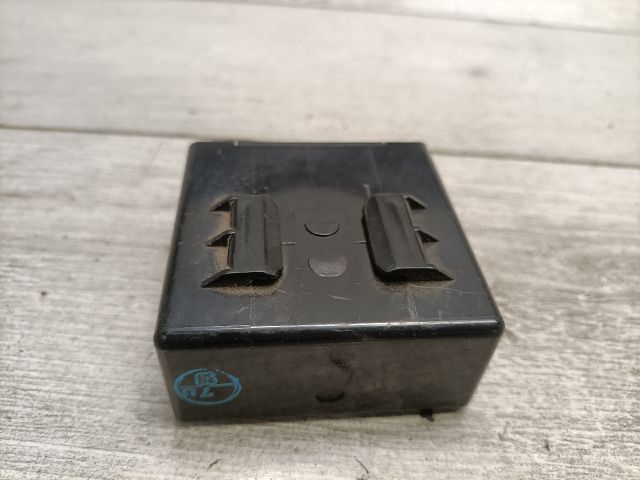 bontott TOYOTA YARIS Klíma Relé