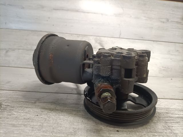 bontott TOYOTA YARIS Kormányszervó Motor (Hidraulikus)