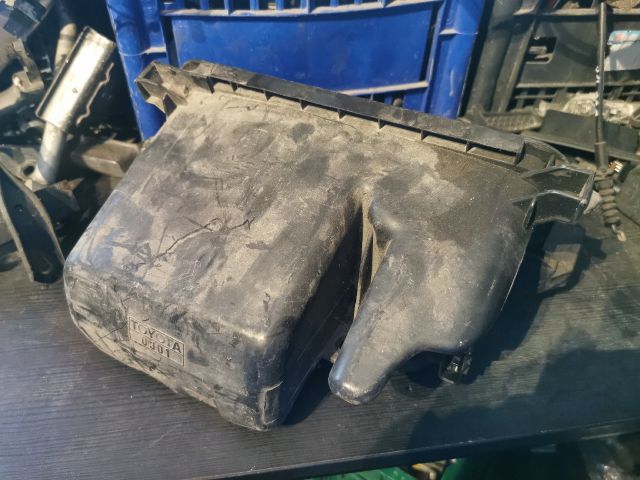 bontott TOYOTA YARIS Légszűrő Ház