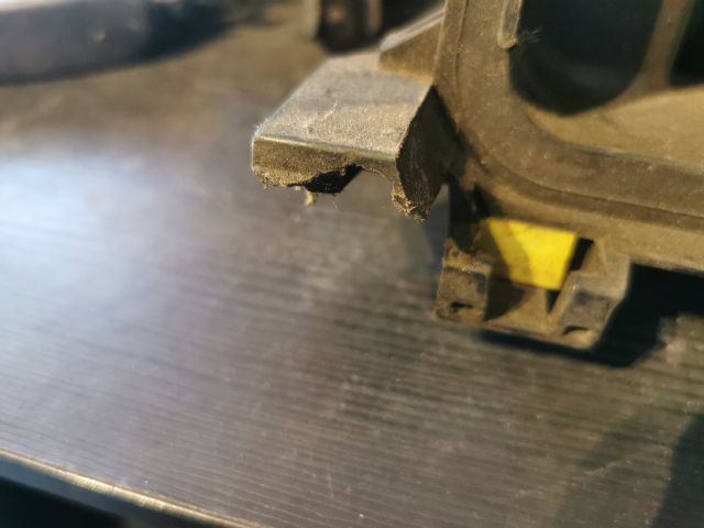 bontott TOYOTA YARIS Légszűrő Ház