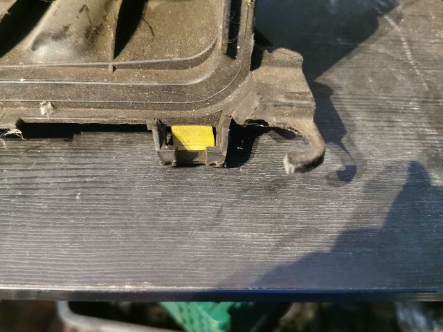 bontott TOYOTA YARIS Légszűrő Ház