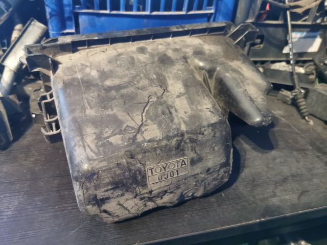 bontott TOYOTA YARIS Légszűrő Ház