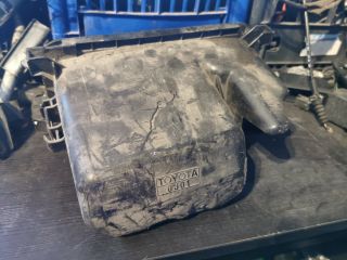 bontott TOYOTA YARIS Légszűrő Ház