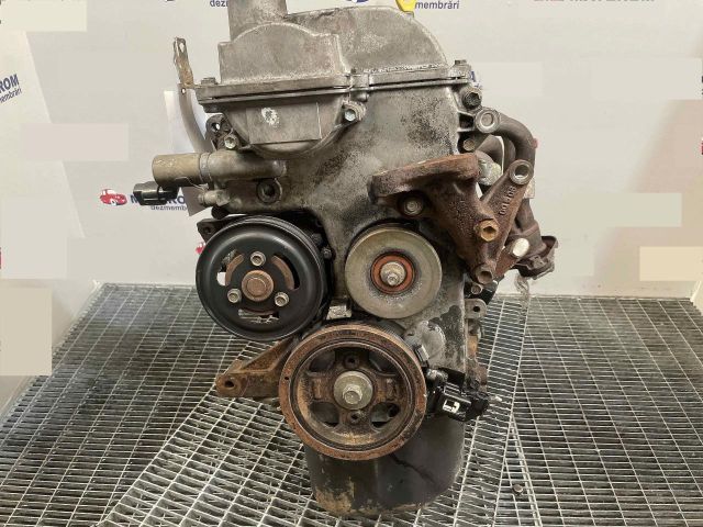 bontott TOYOTA YARIS Motor (Fűzött blokk hengerfejjel)