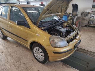 bontott TOYOTA YARIS Motor (Fűzött blokk hengerfejjel)