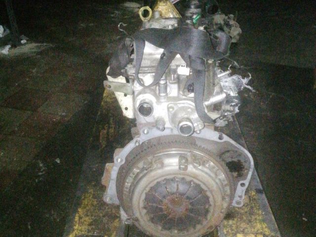 bontott TOYOTA YARIS Motor (Fűzött blokk hengerfejjel)