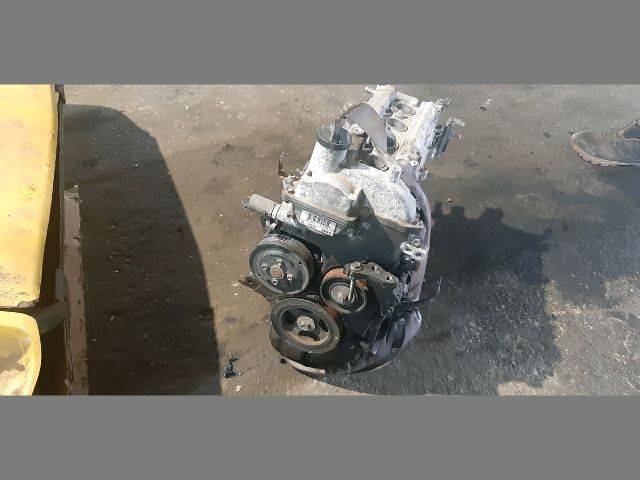 bontott TOYOTA YARIS Motor (Fűzött blokk hengerfejjel)