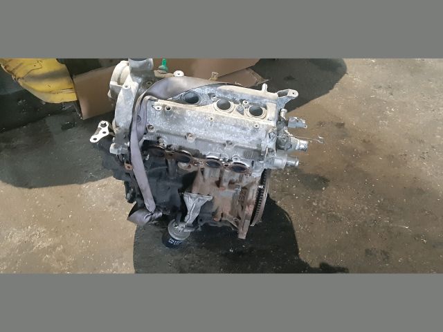 bontott TOYOTA YARIS Motor (Fűzött blokk hengerfejjel)
