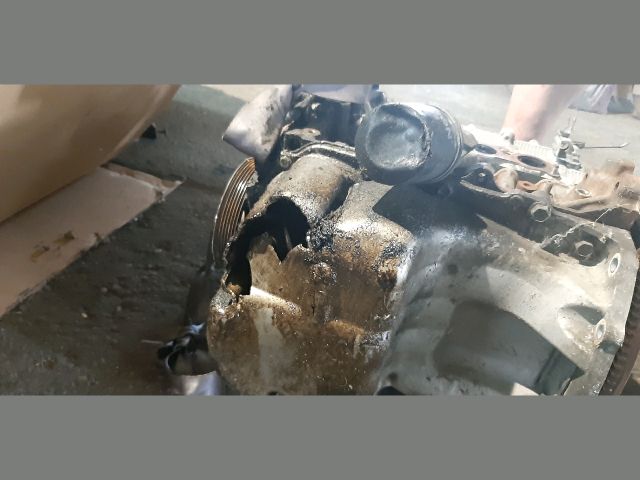 bontott TOYOTA YARIS Motor (Fűzött blokk hengerfejjel)