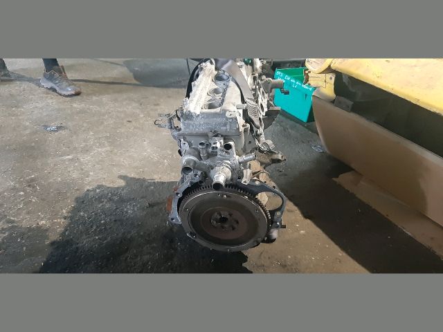 bontott TOYOTA YARIS Motor (Fűzött blokk hengerfejjel)