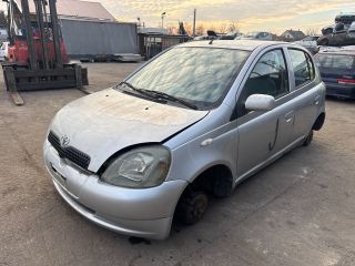 bontott TOYOTA YARIS Motor (Fűzött blokk hengerfejjel)
