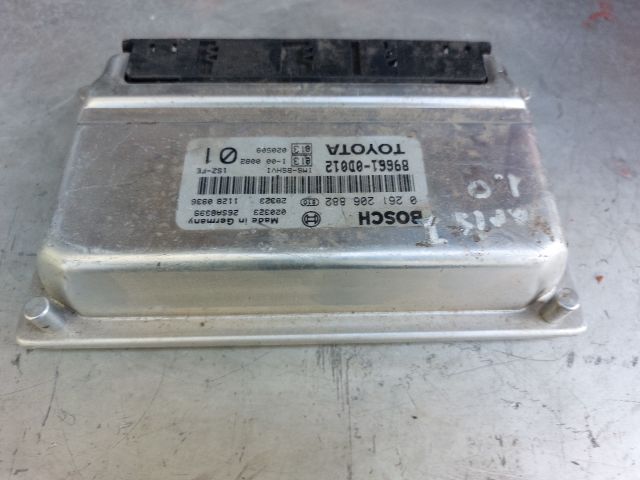 bontott TOYOTA YARIS Motorvezérlő